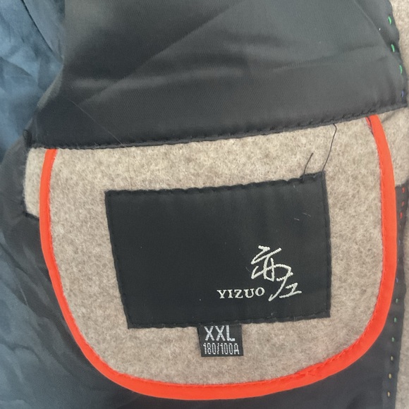 Women’s Coat - Picture 3 of 4